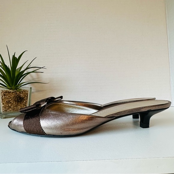 FERRAGAMO Mules Bronze Vara Bow Kitten Heel - Picture 2 of 12